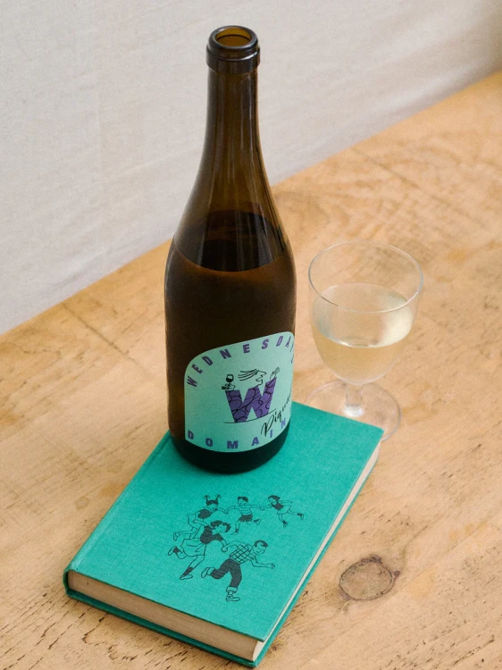 Wednesdays Domaine Piquantfront wino białe bezalkoholowe